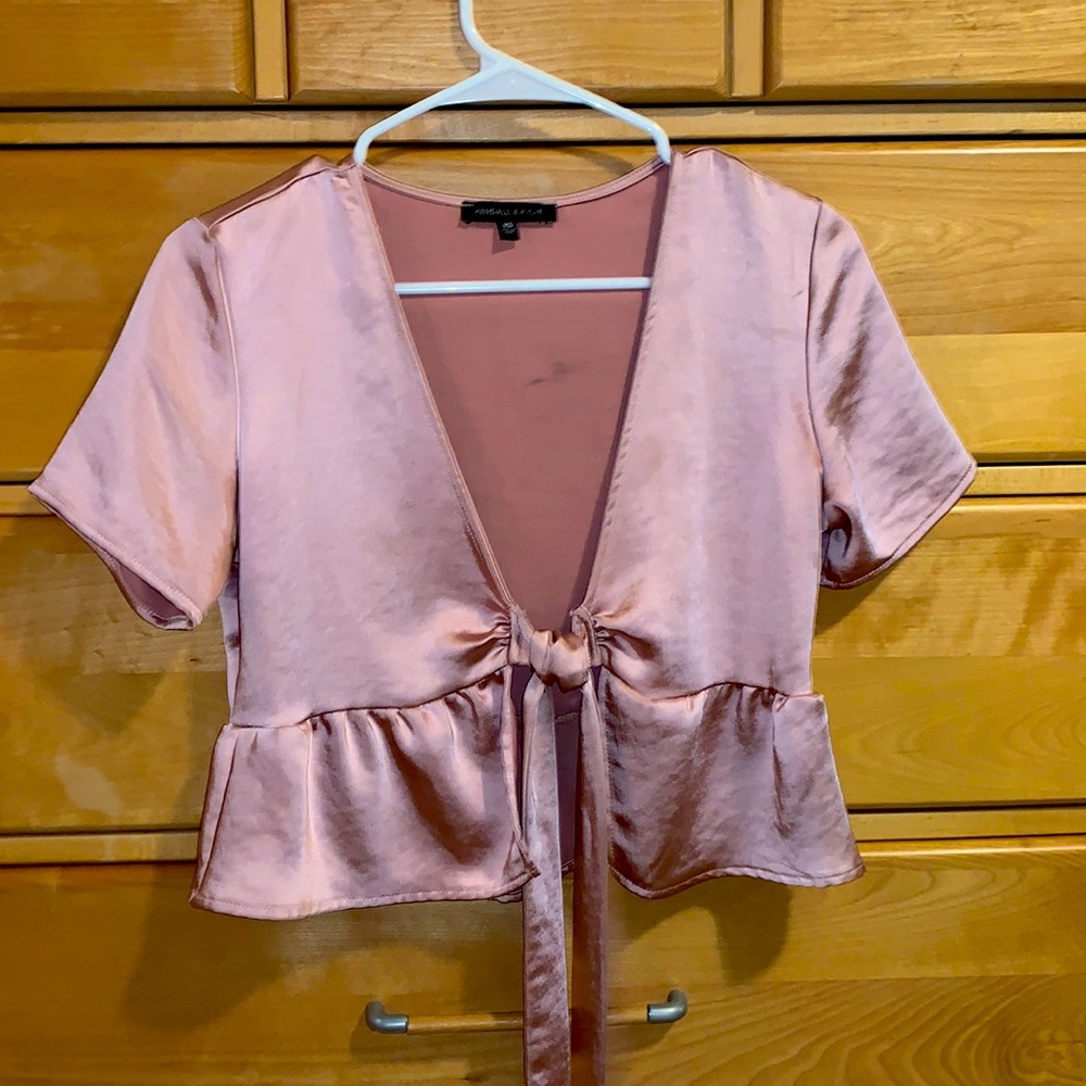Kendall and Kylie rose tie shirt